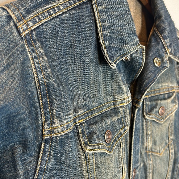 Old Navy Kids XS Jean Jacket Denim Outdoors Farm Fall Camping Size 5-6 Girls Boy - Picture 3 of 7